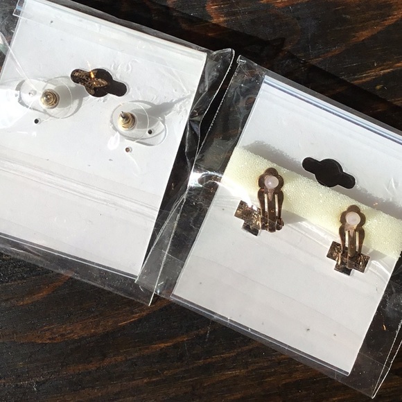 NWT two pair of rhinestone earrings - Picture 4 of 4